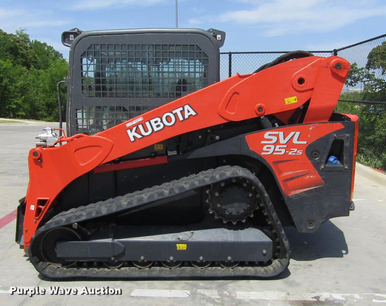 image for item EB9576 2017 Kubota SVL95-2S skid steer