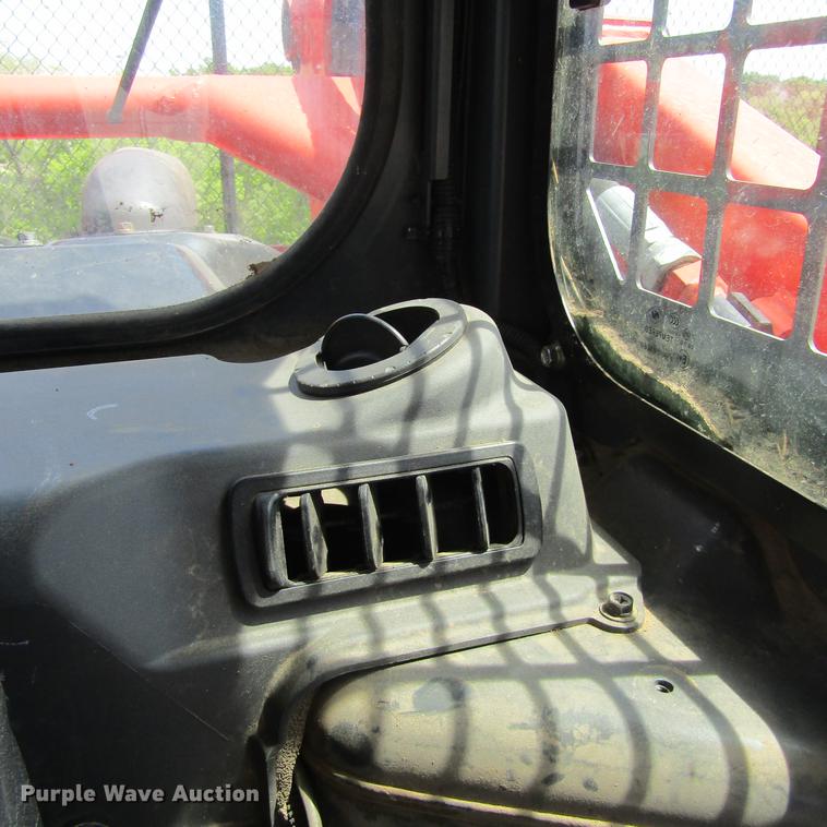 image for item EB9576 2017 Kubota SVL95-2S skid steer