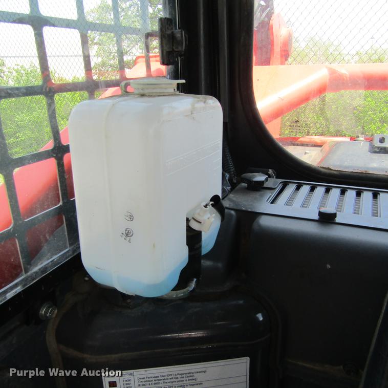 image for item EB9576 2017 Kubota SVL95-2S skid steer