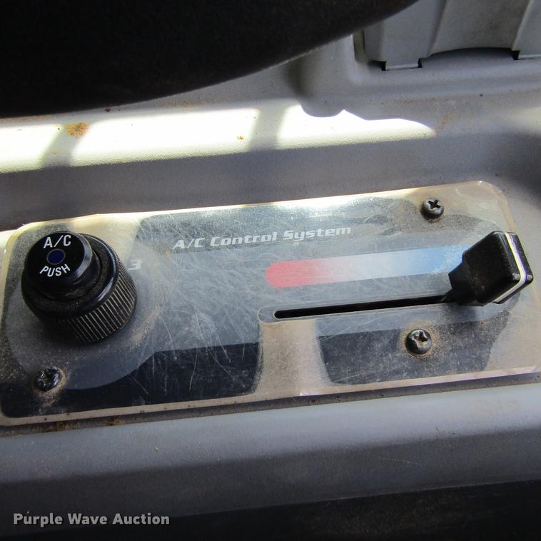 image for item EB9576 2017 Kubota SVL95-2S skid steer