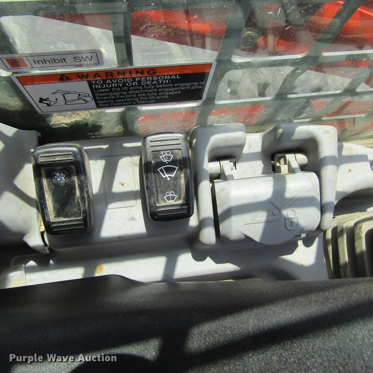 image for item EB9576 2017 Kubota SVL95-2S skid steer