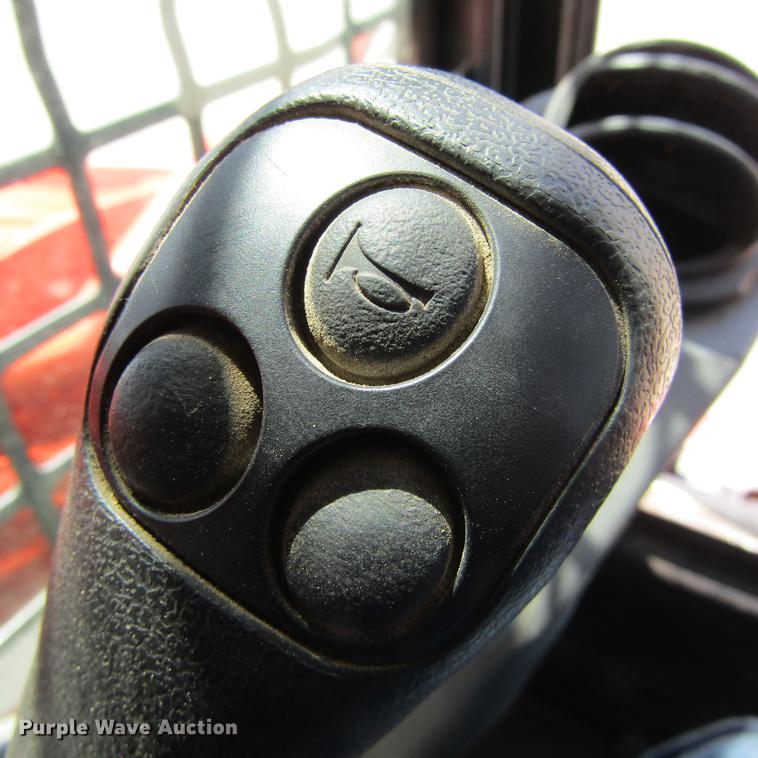 image for item EB9576 2017 Kubota SVL95-2S skid steer