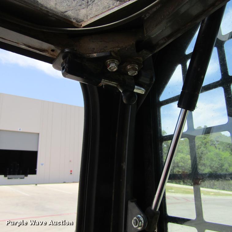 image for item EB9576 2017 Kubota SVL95-2S skid steer