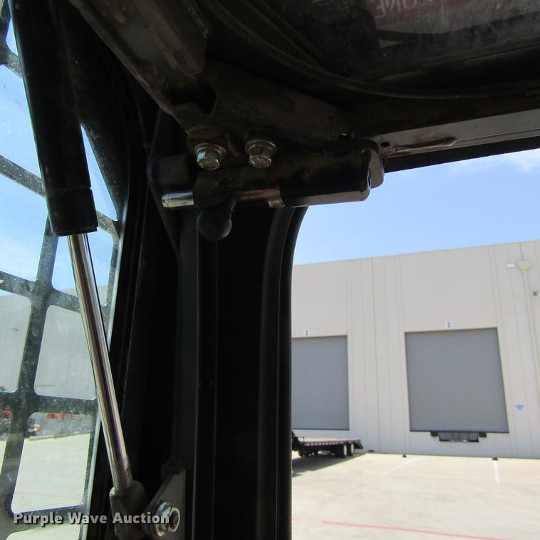 image for item EB9576 2017 Kubota SVL95-2S skid steer