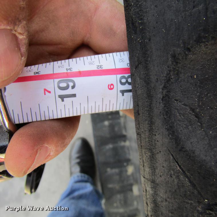 image for item EB9576 2017 Kubota SVL95-2S skid steer