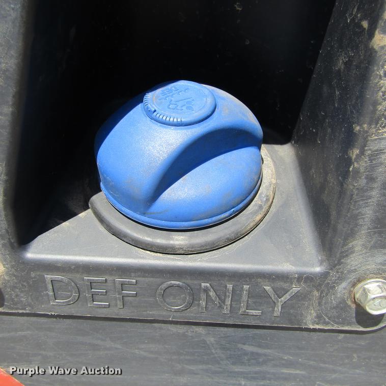 image for item EB9576 2017 Kubota SVL95-2S skid steer