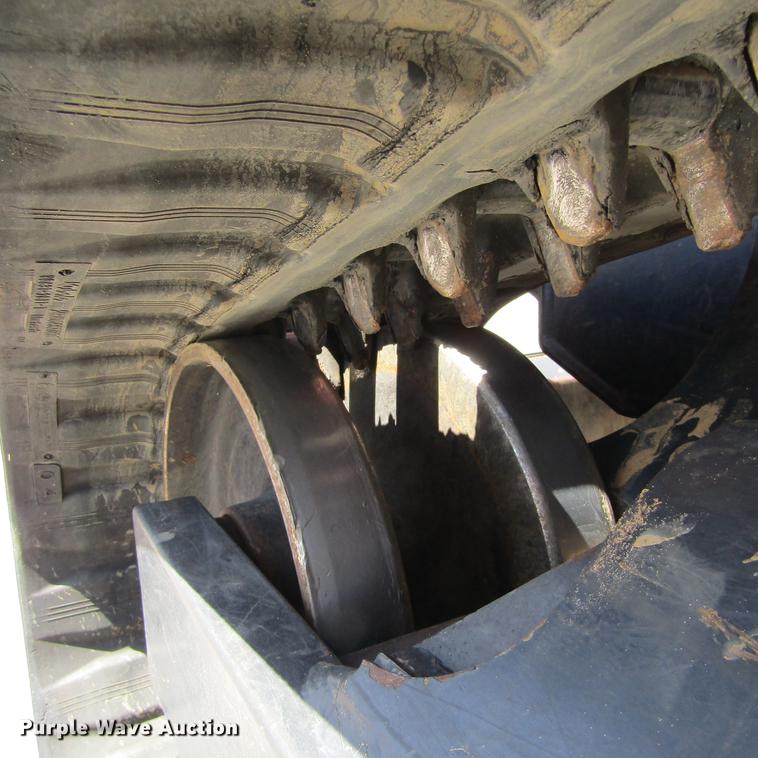 image for item EB9576 2017 Kubota SVL95-2S skid steer