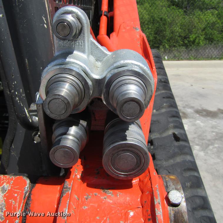 image for item EB9576 2017 Kubota SVL95-2S skid steer