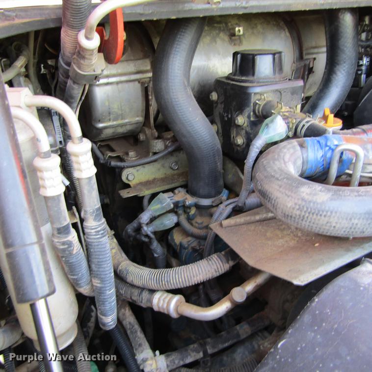 image for item EB9576 2017 Kubota SVL95-2S skid steer