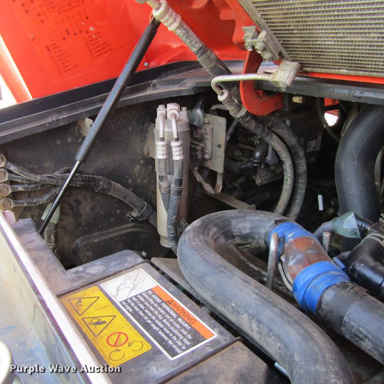 image for item EB9576 2017 Kubota SVL95-2S skid steer