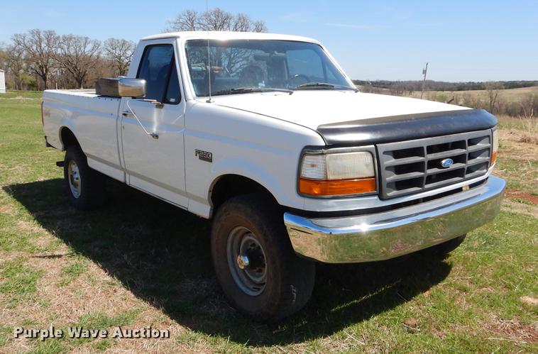image for item EI9012 1997 Ford F250 pickup truck