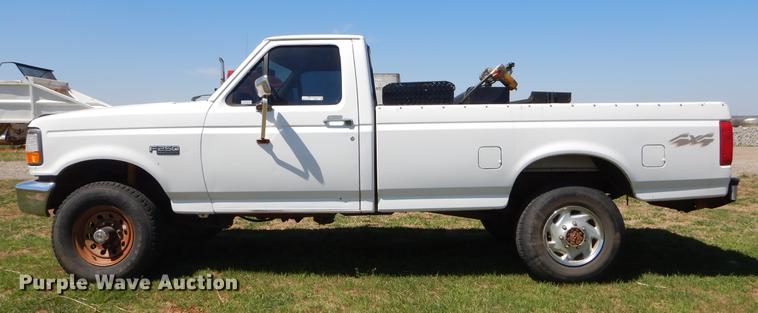 image for item EI9012 1997 Ford F250 pickup truck