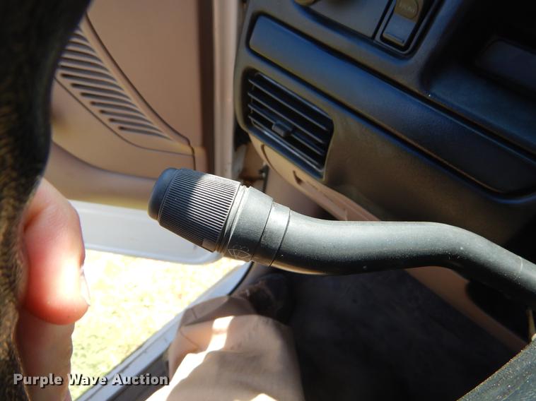 image for item EI9012 1997 Ford F250 pickup truck