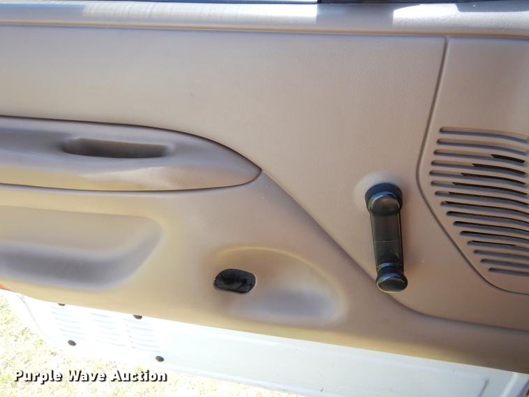 image for item EI9012 1997 Ford F250 pickup truck