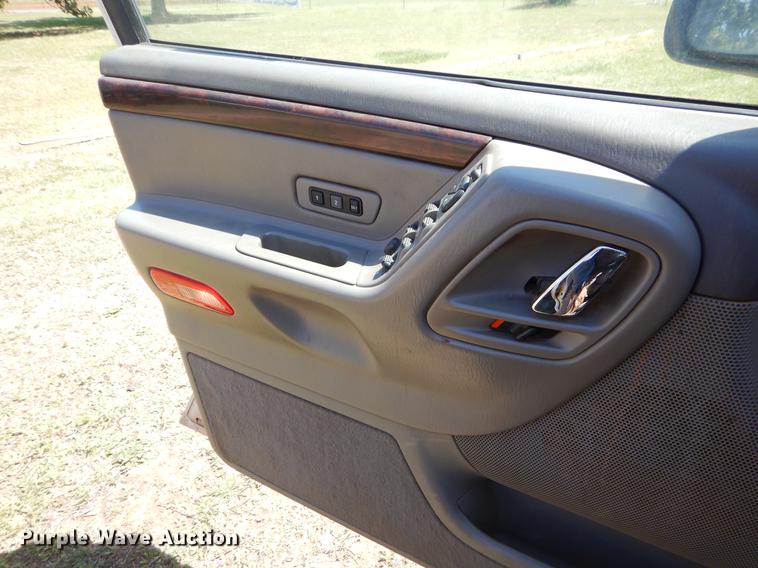 image for item EI9015 2003 Jeep Grand Cherokee SUV