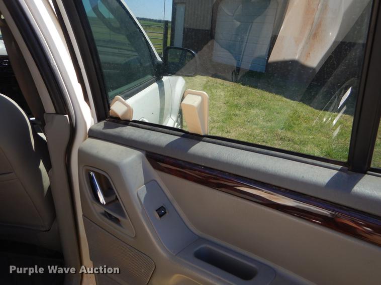 image for item EI9015 2003 Jeep Grand Cherokee SUV