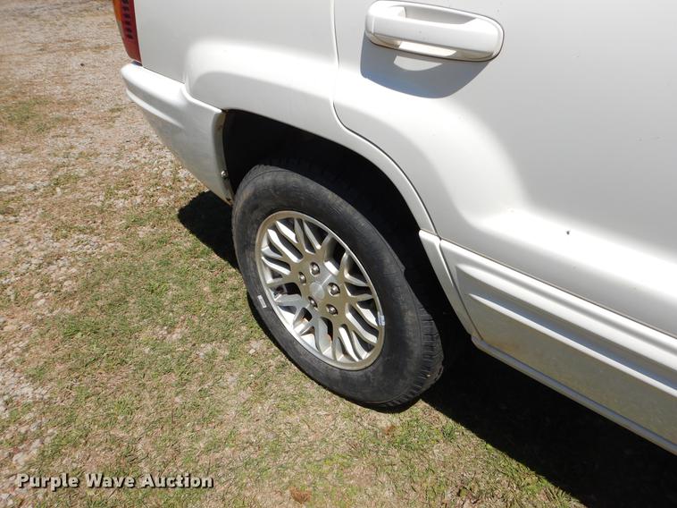 image for item EI9015 2003 Jeep Grand Cherokee SUV