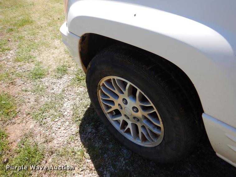image for item EI9015 2003 Jeep Grand Cherokee SUV