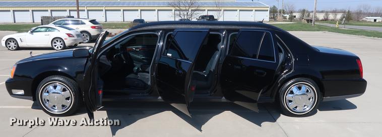 image for item EL9294 2005 Cadillac Krystal Koach limousine