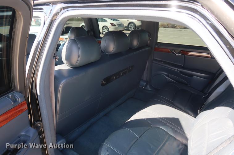 image for item EL9294 2005 Cadillac Krystal Koach limousine