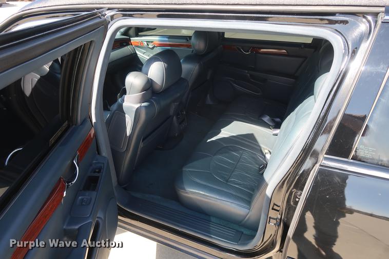 image for item EL9294 2005 Cadillac Krystal Koach limousine