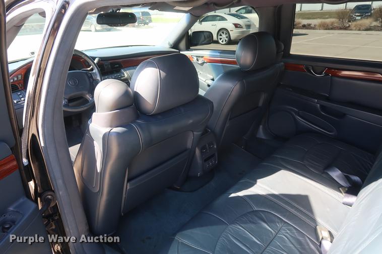 image for item EL9294 2005 Cadillac Krystal Koach limousine