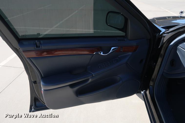 image for item EL9294 2005 Cadillac Krystal Koach limousine