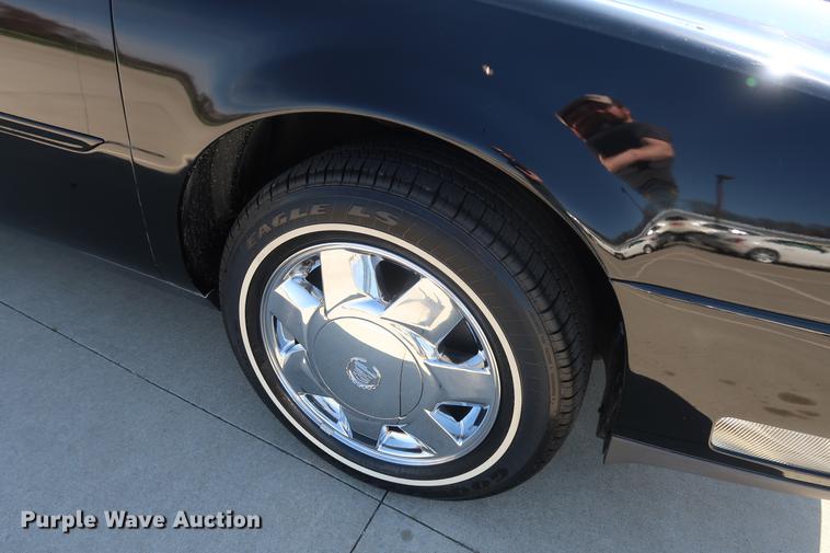 image for item EL9294 2005 Cadillac Krystal Koach limousine