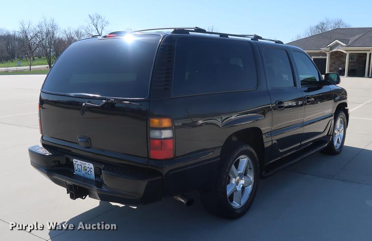 image for item EL9298 2005 GMC Yukon Denali SUV