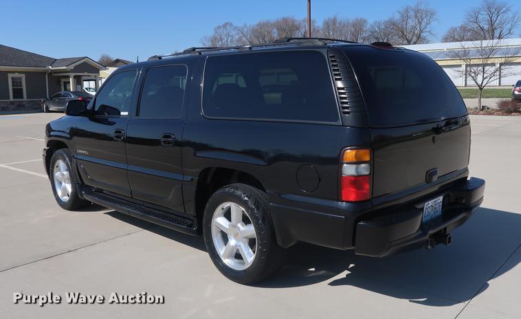 image for item EL9298 2005 GMC Yukon Denali SUV