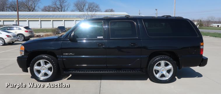 image for item EL9298 2005 GMC Yukon Denali SUV