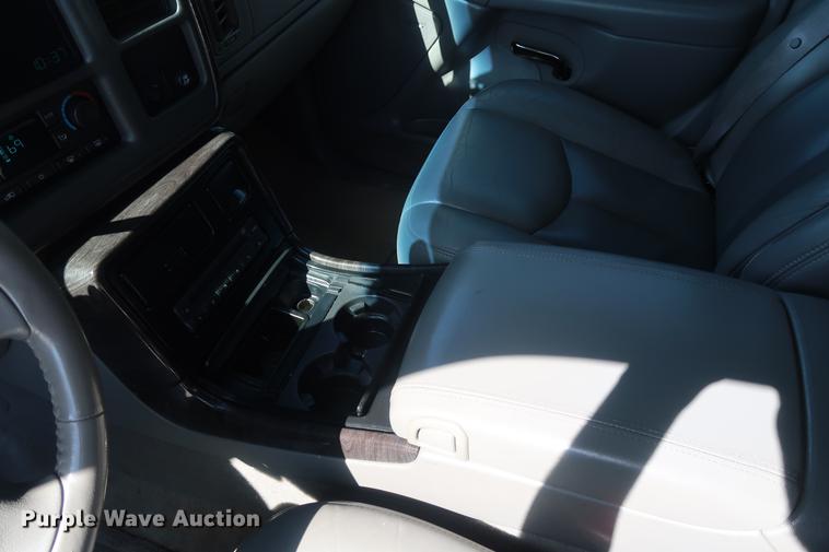 image for item EL9298 2005 GMC Yukon Denali SUV