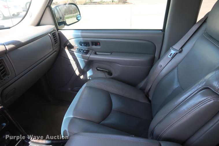 image for item EL9298 2005 GMC Yukon Denali SUV