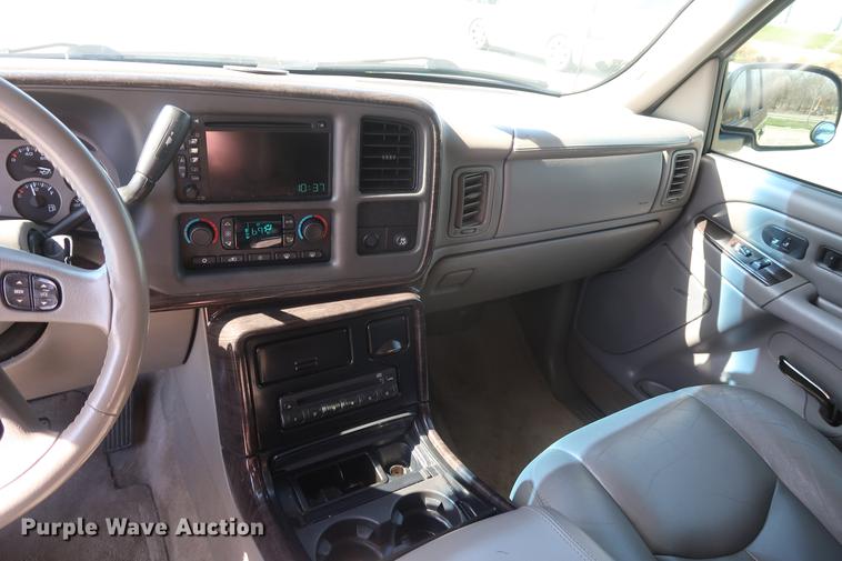 image for item EL9298 2005 GMC Yukon Denali SUV