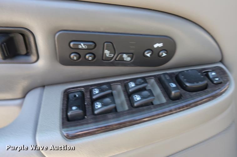 image for item EL9298 2005 GMC Yukon Denali SUV