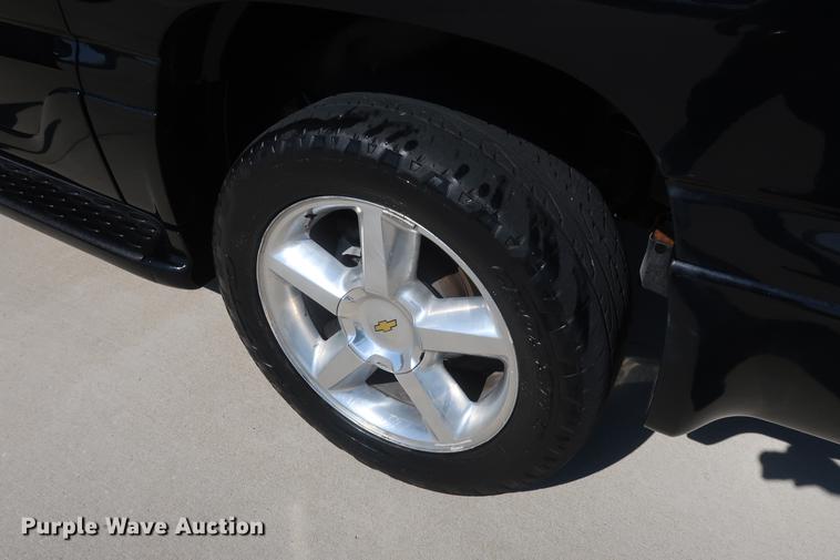 image for item EL9298 2005 GMC Yukon Denali SUV