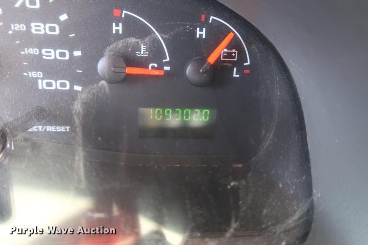 image for item EP9302 2007 Ford Econoline E450 shuttle bus