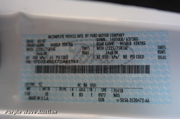 image for item EP9302 2007 Ford Econoline E450 shuttle bus