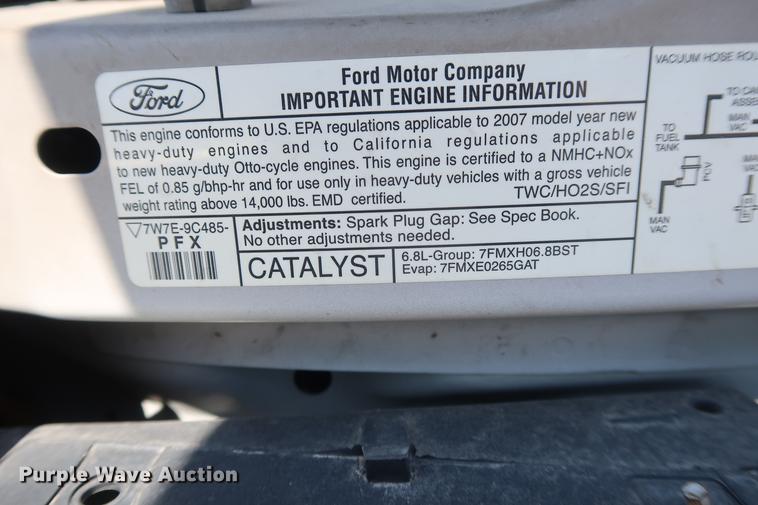 image for item EP9302 2007 Ford Econoline E450 shuttle bus