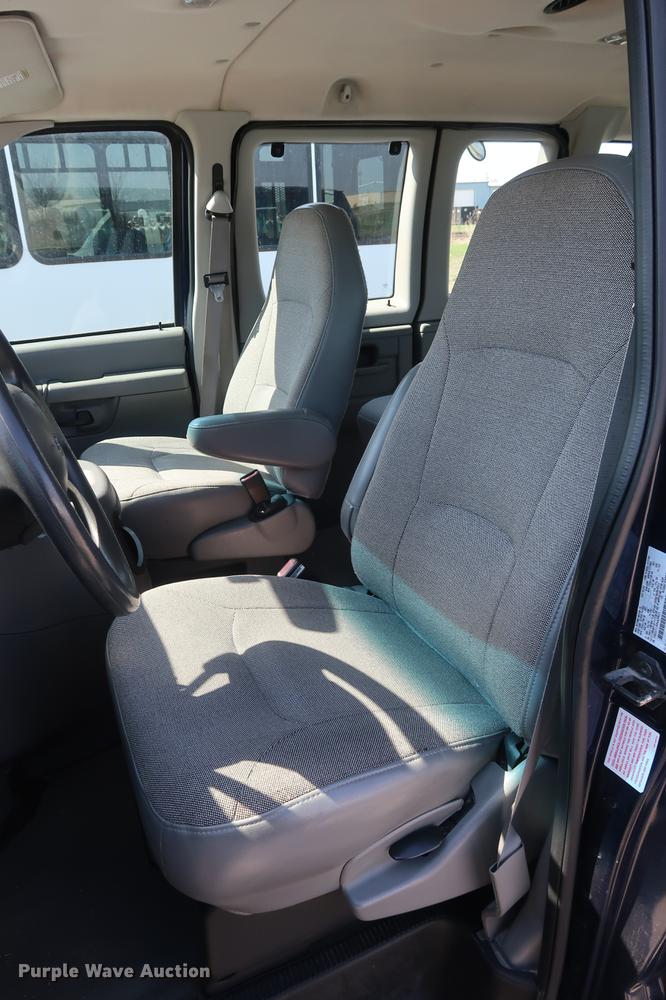 image for item EP9303 2003 Ford E350 Extended van