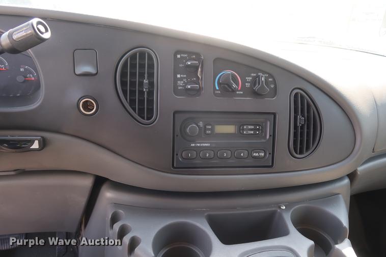 image for item EP9303 2003 Ford E350 Extended van