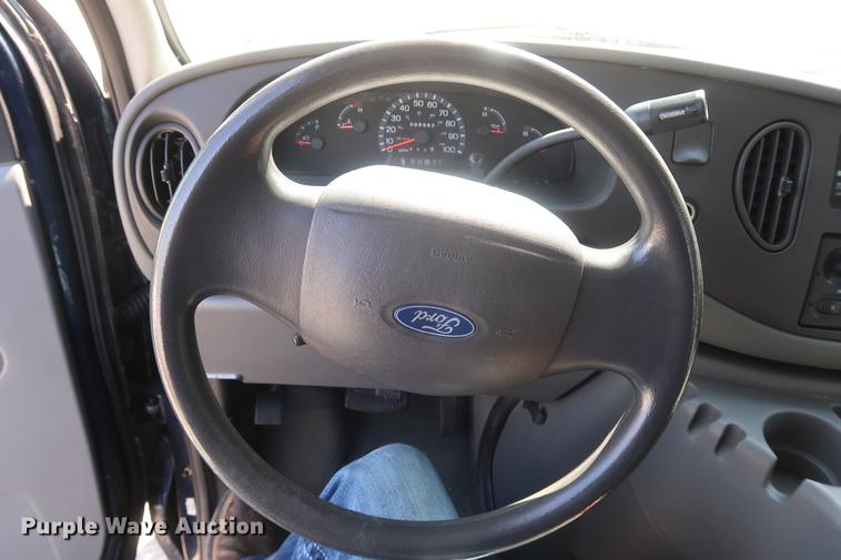 image for item EP9303 2003 Ford E350 Extended van