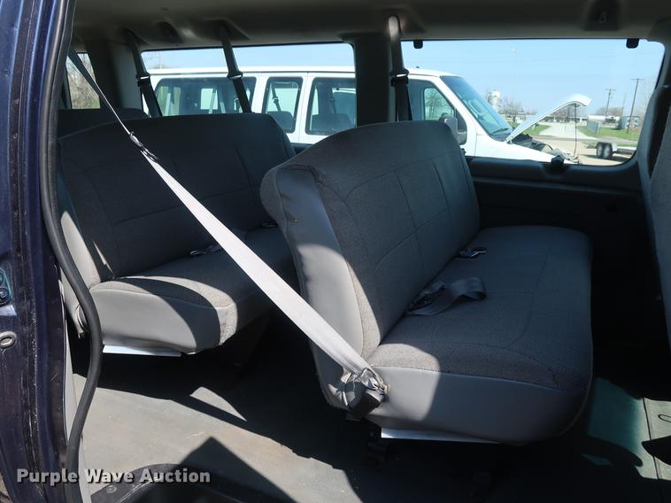 image for item EP9303 2003 Ford E350 Extended van