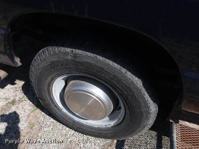 image for item EP9303 2003 Ford E350 Extended van