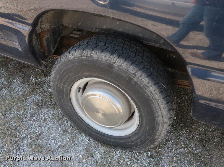 image for item EP9303 2003 Ford E350 Extended van