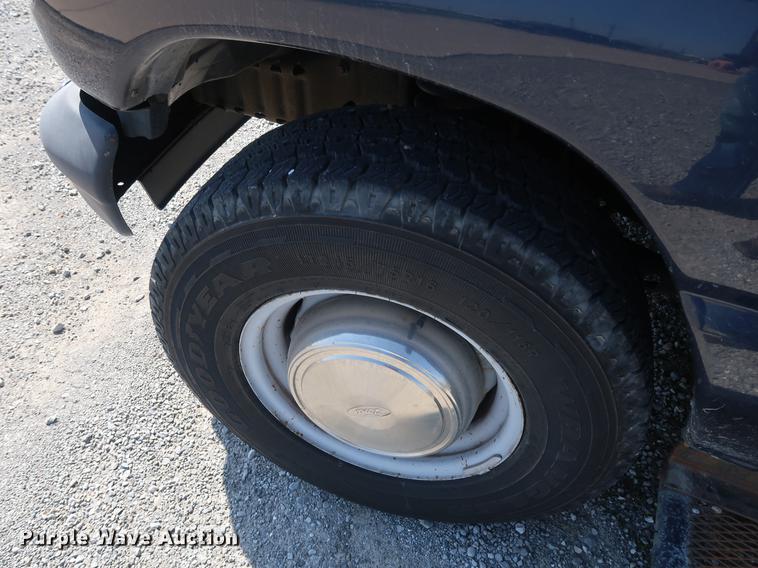 image for item EP9303 2003 Ford E350 Extended van