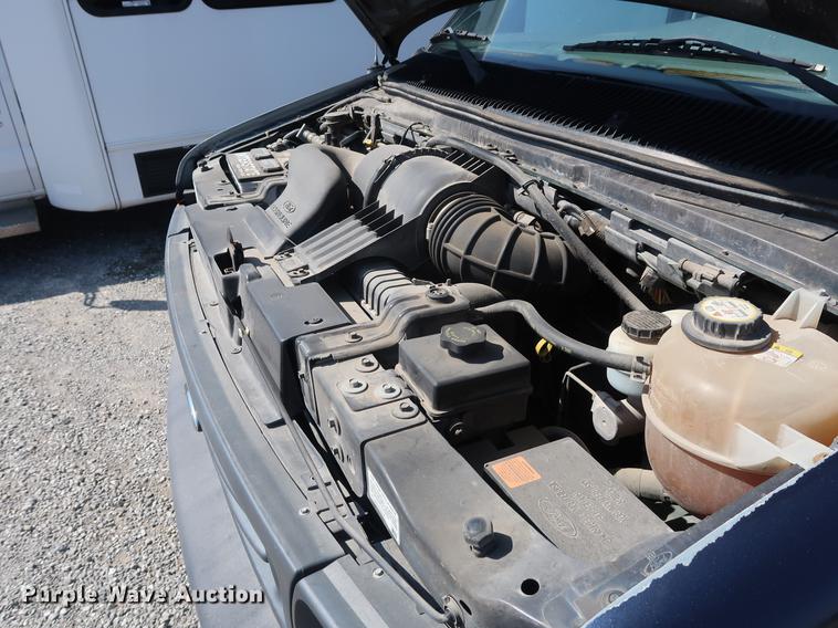 image for item EP9303 2003 Ford E350 Extended van