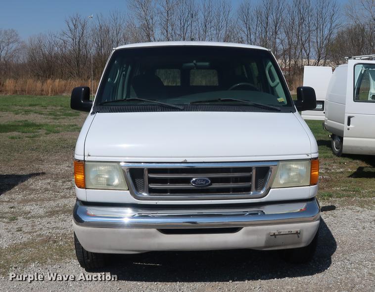 image for item EP9304 2003 Ford E350 Extended van
