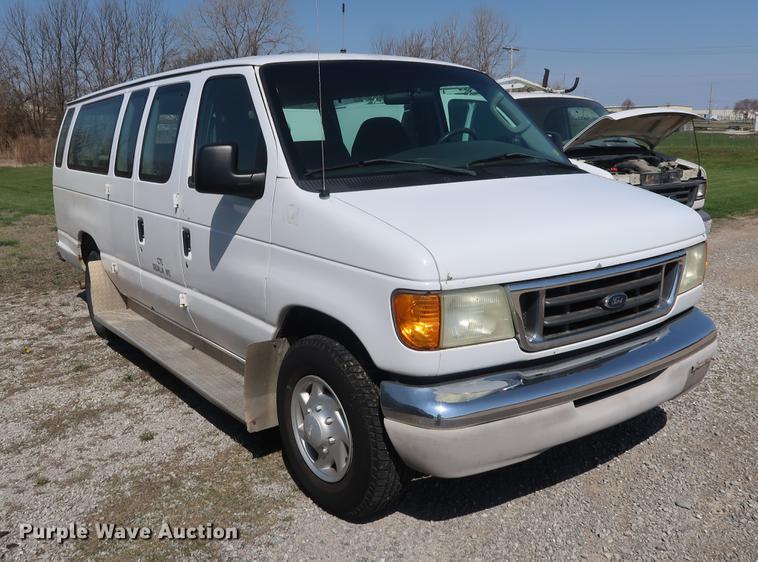 image for item EP9304 2003 Ford E350 Extended van