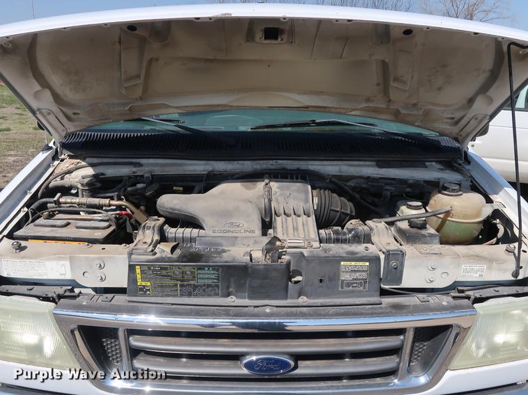 image for item EP9304 2003 Ford E350 Extended van